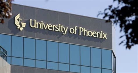 is university of phoenix accredited.